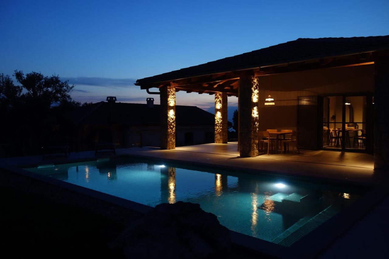 Villa Kadila With Heated Pool And Sauna For Family Lun  Dış mekan fotoğraf